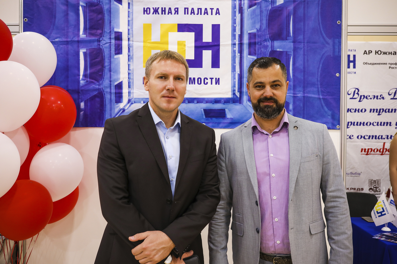 Алексей Маралин награжден дипломом в номинации Человек года на рынке недвижимости3
