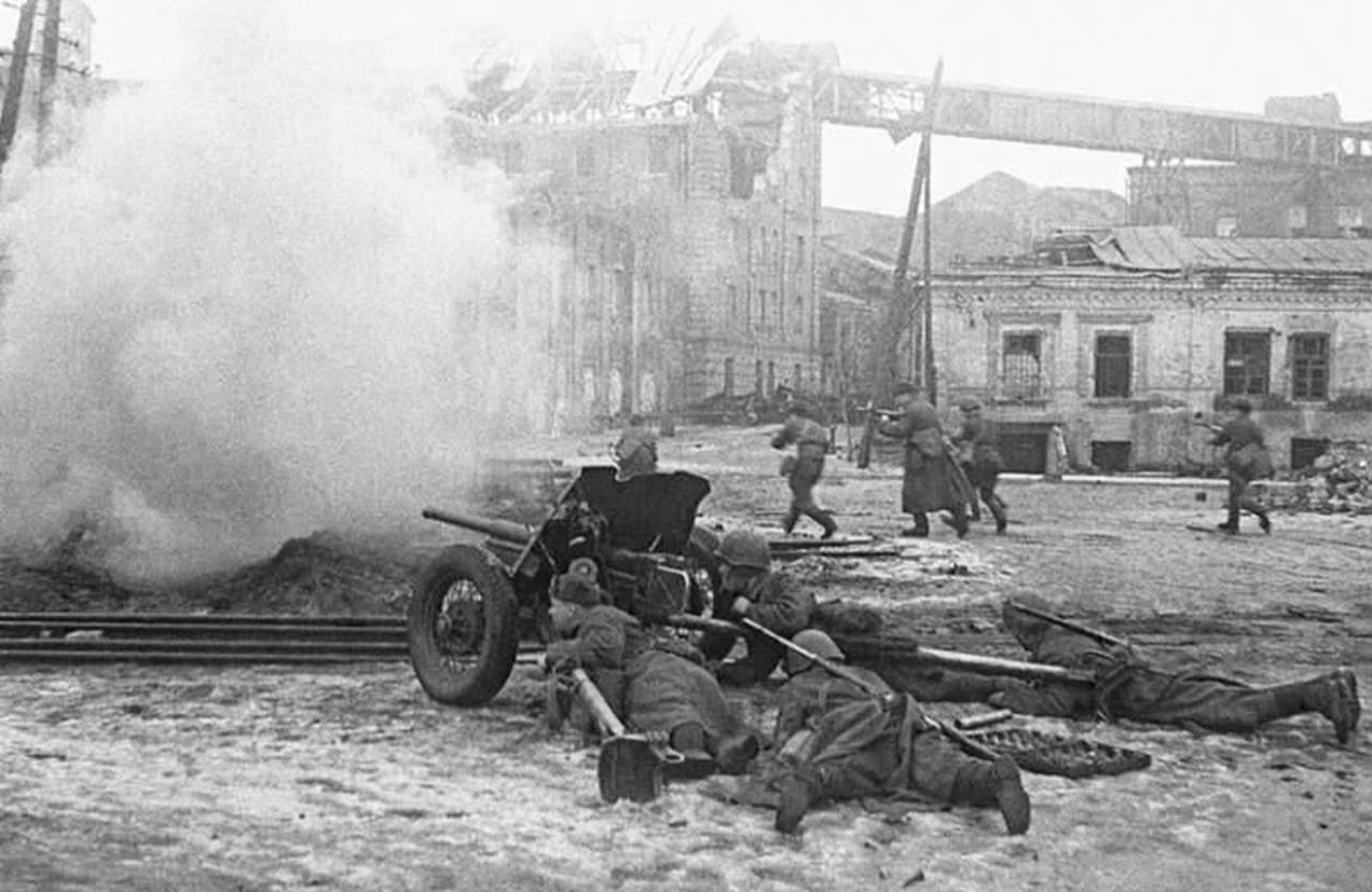В честь кого названы улицы Ростова-на-Дону после освобождения города 14 февраля 1943 года от немецко-фашистских захватчиков5