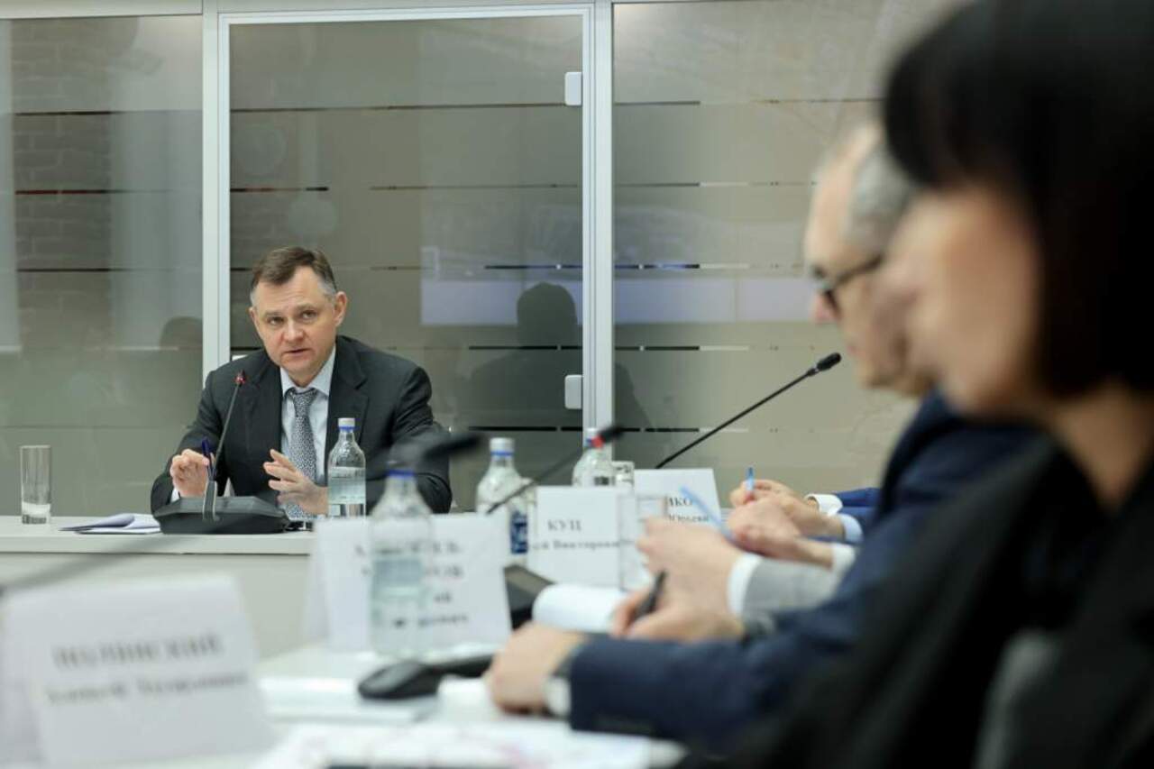 The first meeting of the construction staff was held in Rostov-on-Don. It was conducted by the head of the region, Yuri Slyusar.0