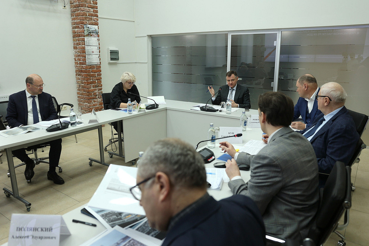 The first meeting of the construction staff was held in Rostov-on-Don. It was conducted by the head of the region, Yuri Slyusar.1