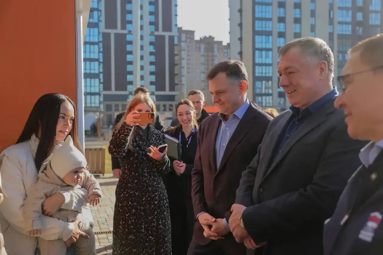 Школа с бассейном и парки вместо взлетной полосы: высокие гости оценили «Новый Ростов»0