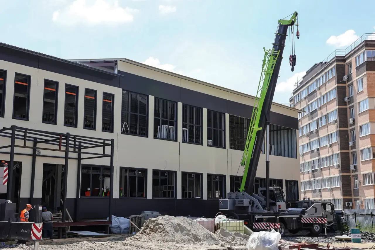 We waited: the new school on the Helipad will open its doors to 400 children this year0