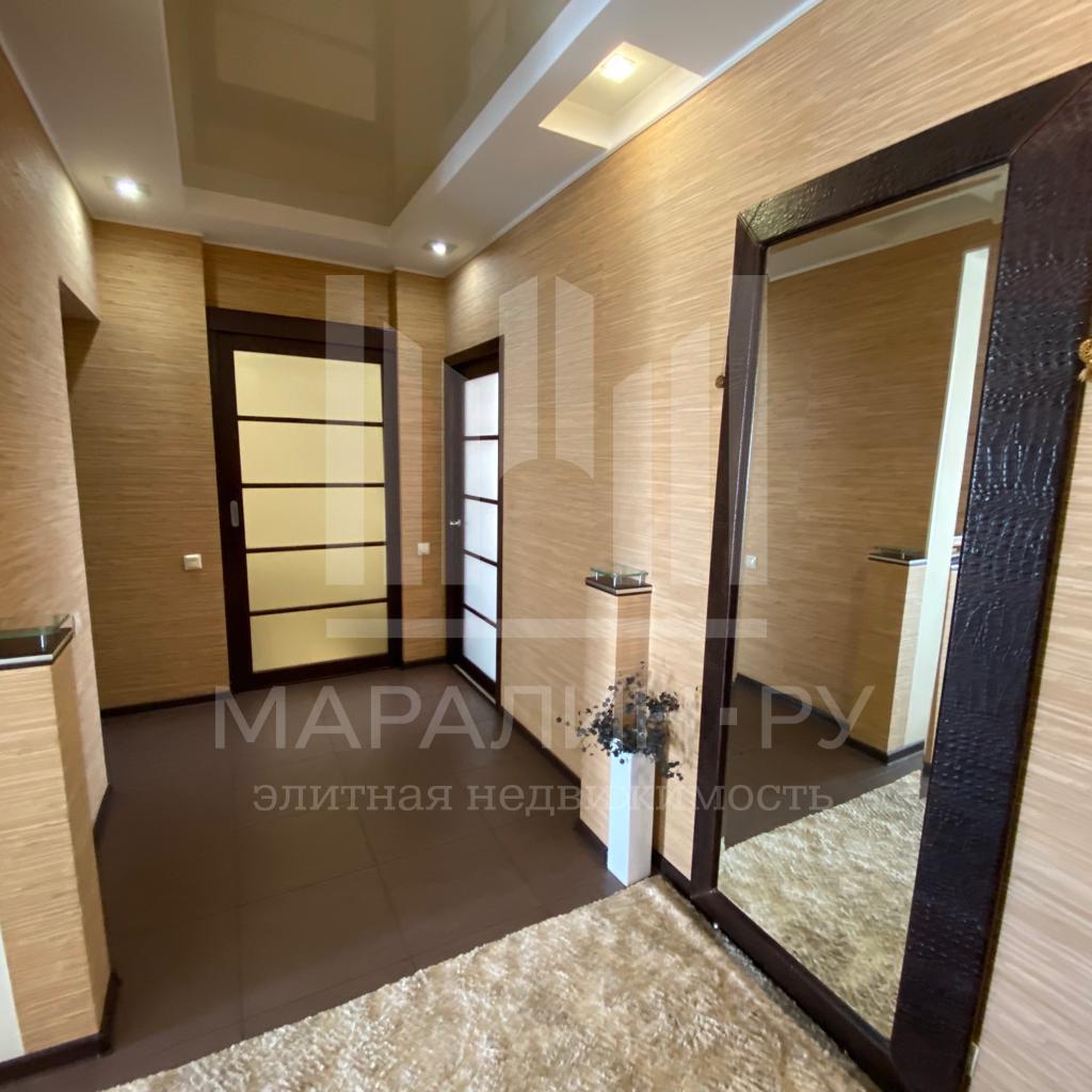 3-com. the apartment is renovated and has parking