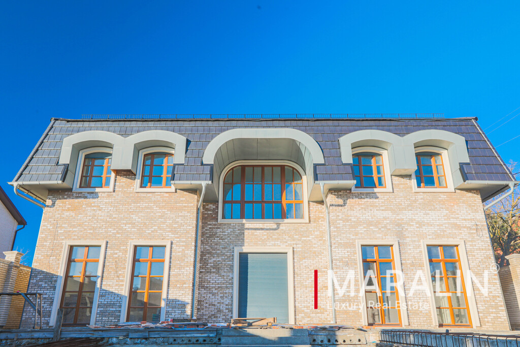 Продажа дома, 400м <sup>2</sup>, 10 сот., Ростов-на-Дону, 40-летия Победы, 102