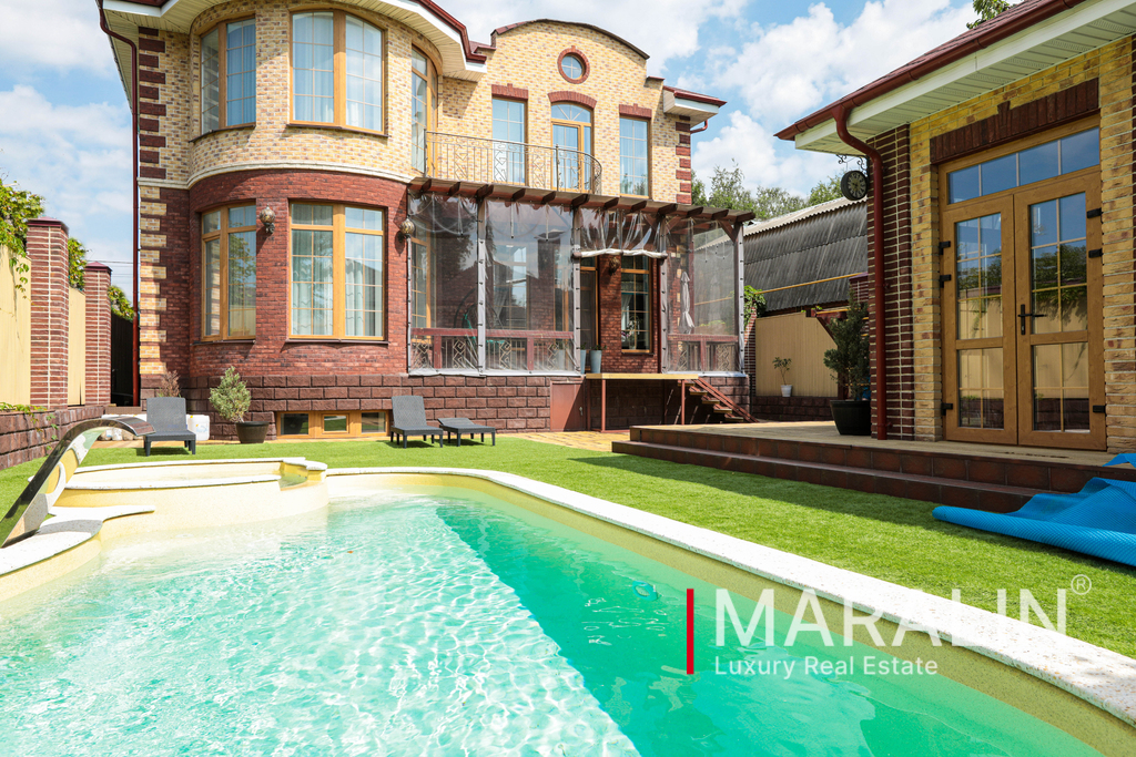 Продажа дома, 380м <sup>2</sup>, 6 сот., Ростов-на-Дону, Курортная, 72