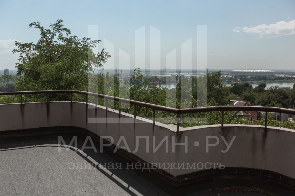 Дом с террасой