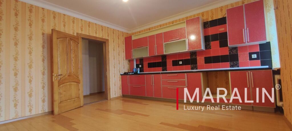 Продажа 4-комнатной квартиры, Ростов-на-Дону, Серафимовича, 72