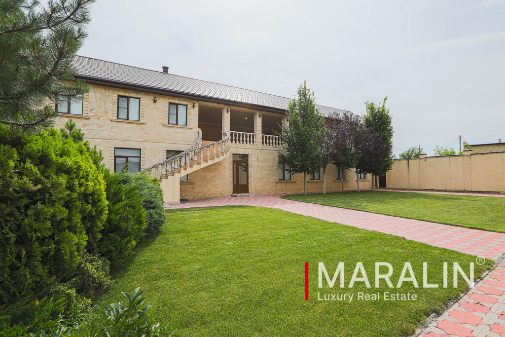 Продажа коммерческой недвижимости, 680м <sup>2</sup>, Батайск, Сальское шоссе, 1