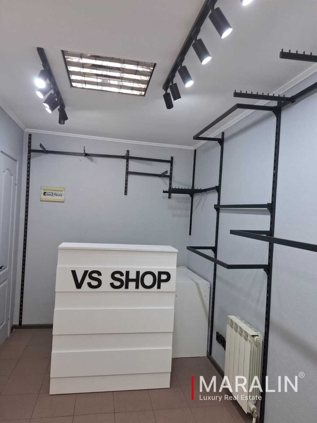 A stylish free-use room