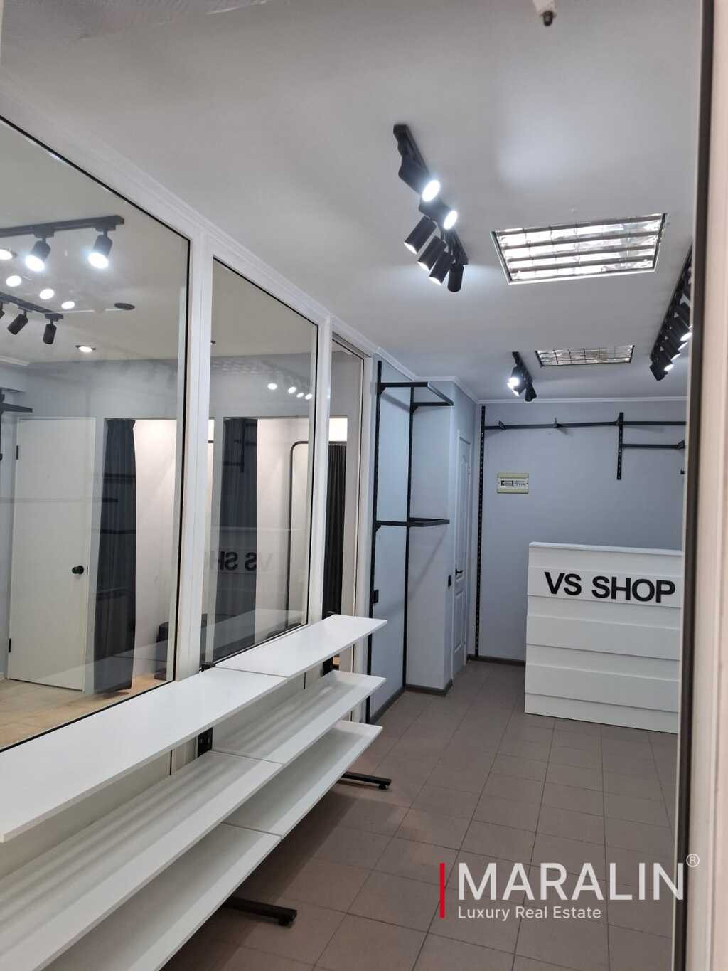 A stylish free-use room