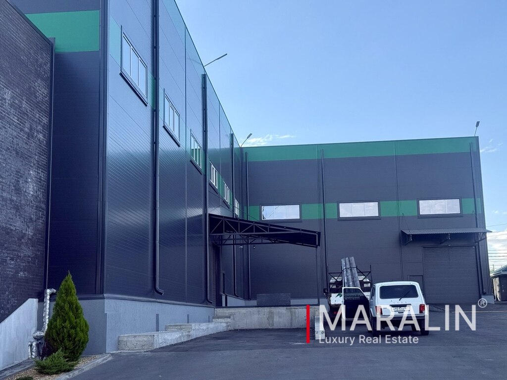 Class B+ warehouse