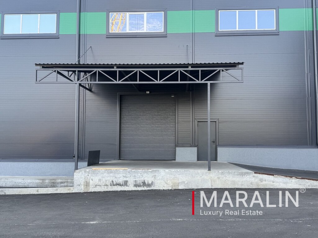 Class B+ warehouse