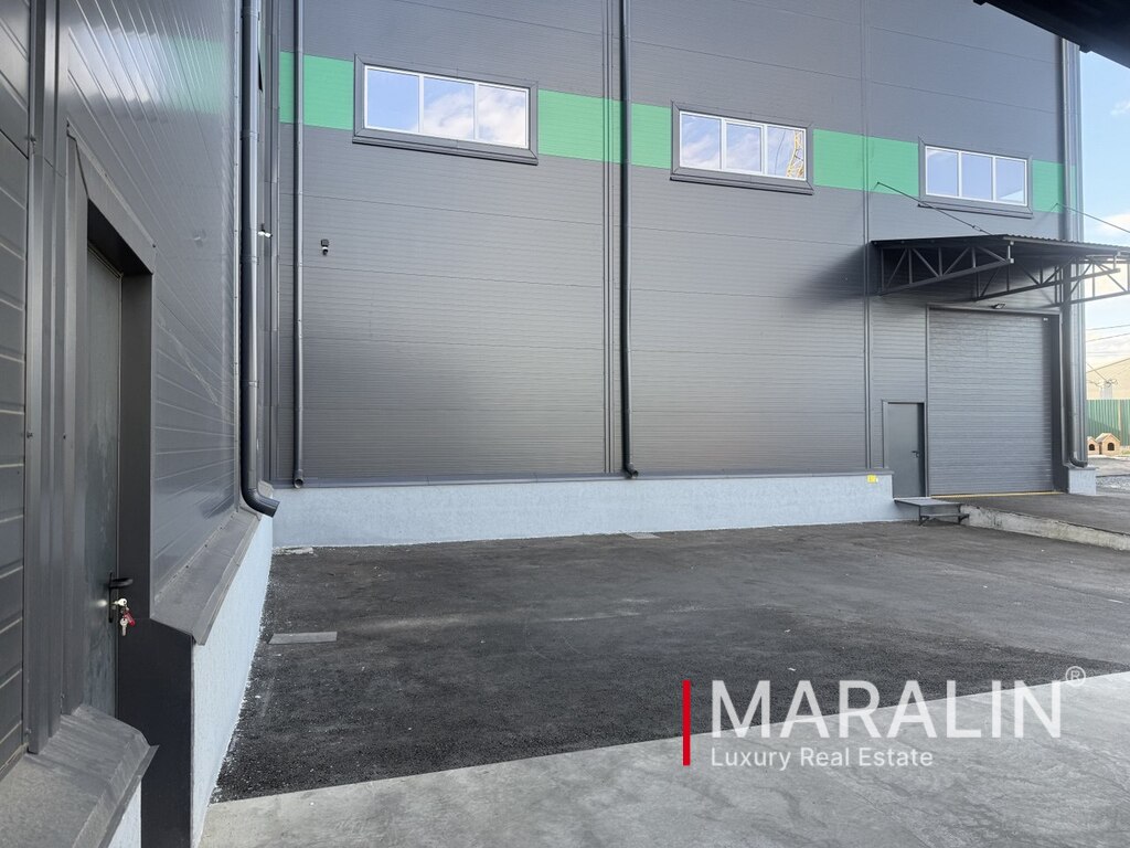 Class B+ warehouse