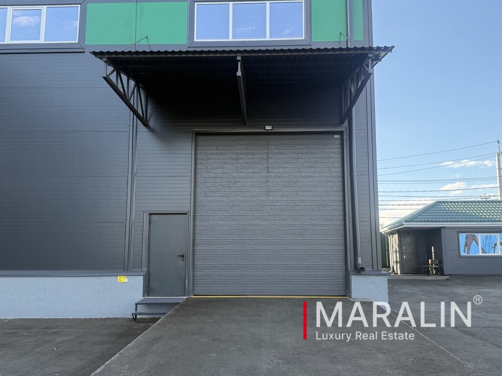 Class B+ warehouse