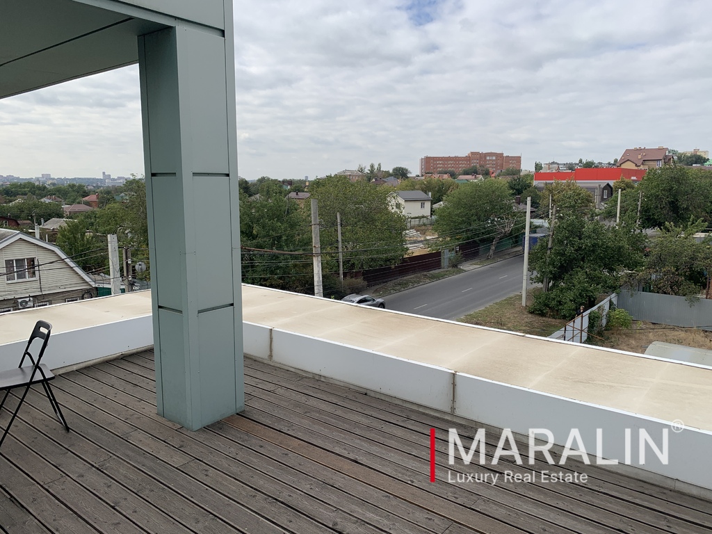 Здание с лифтом