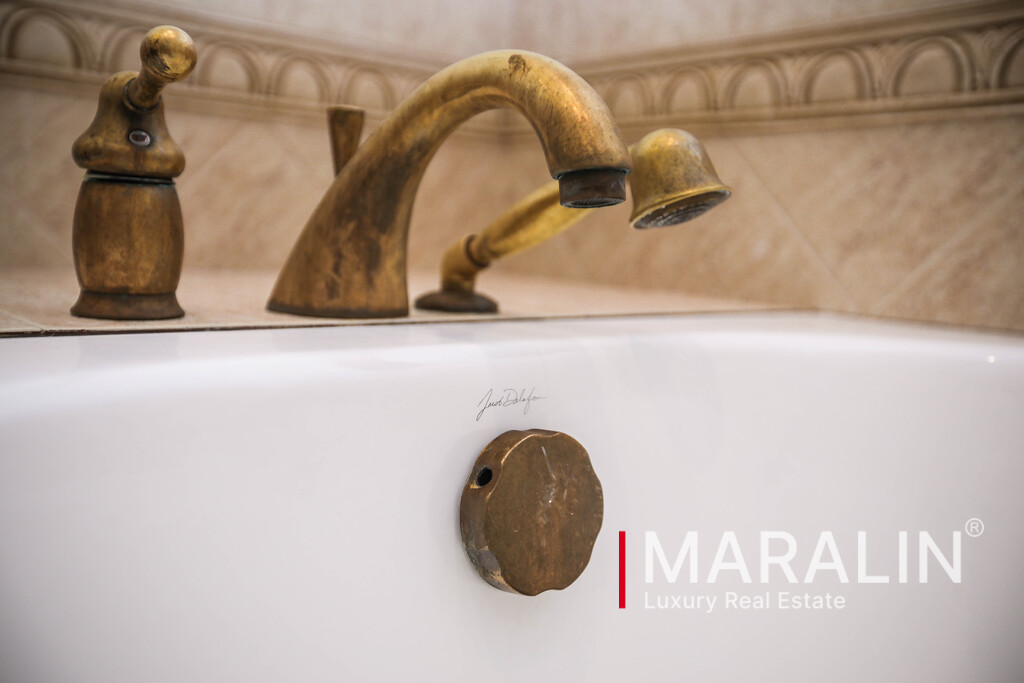 Продажа 7-комнатной квартиры, Ростов-на-Дону, Семашко, 48