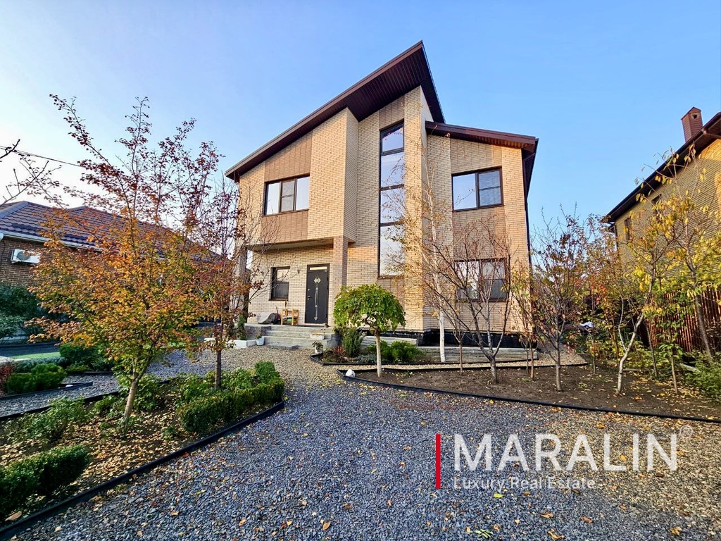 Двухэтажный дом