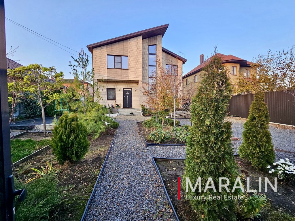 Двухэтажный дом