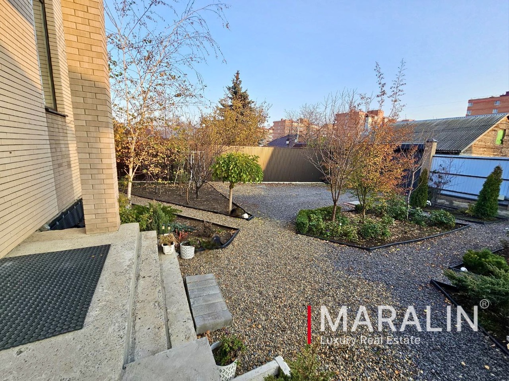 Двухэтажный дом