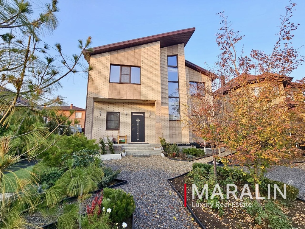 Двухэтажный дом