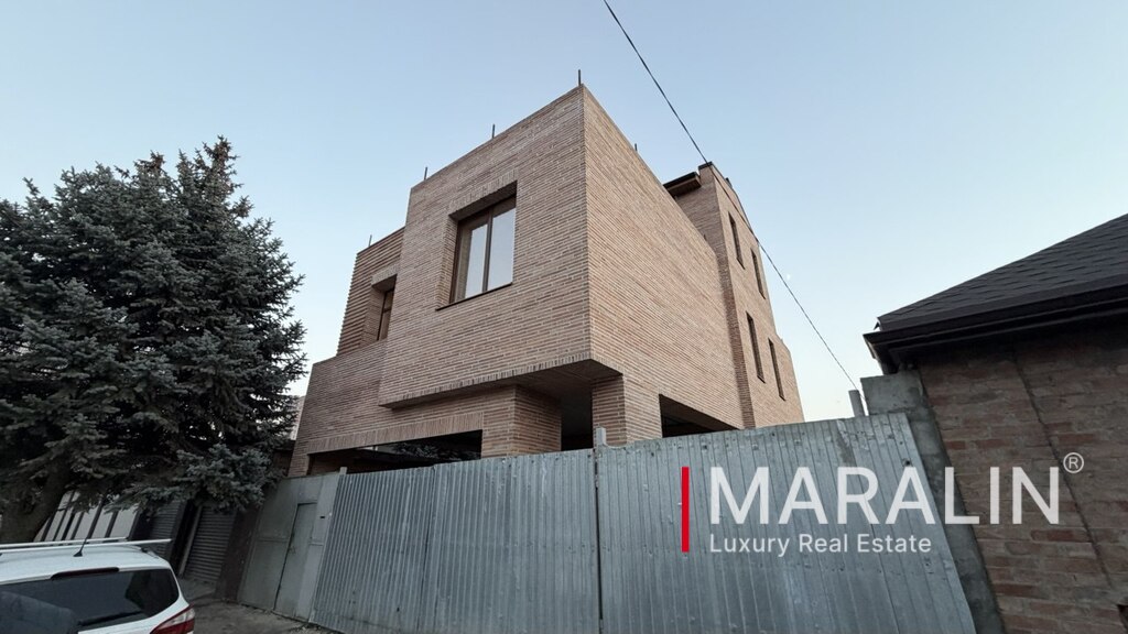 Продажа дома, 260м <sup>2</sup>, 3 сот., Ростов-на-Дону, 2-я Пролетарская, 51