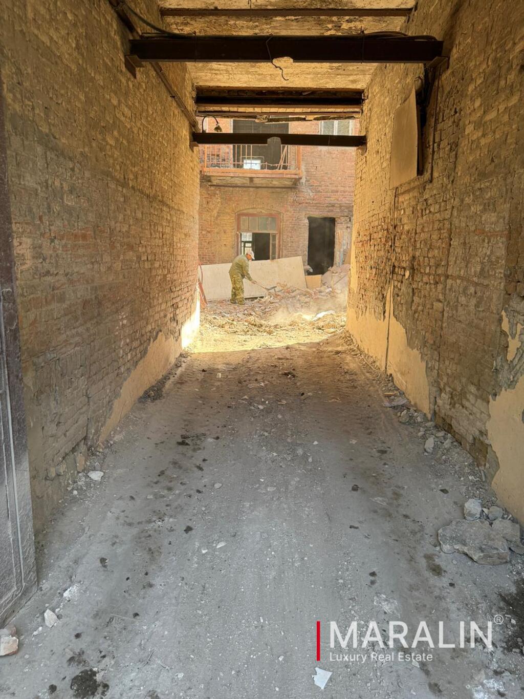 Угловое здание 