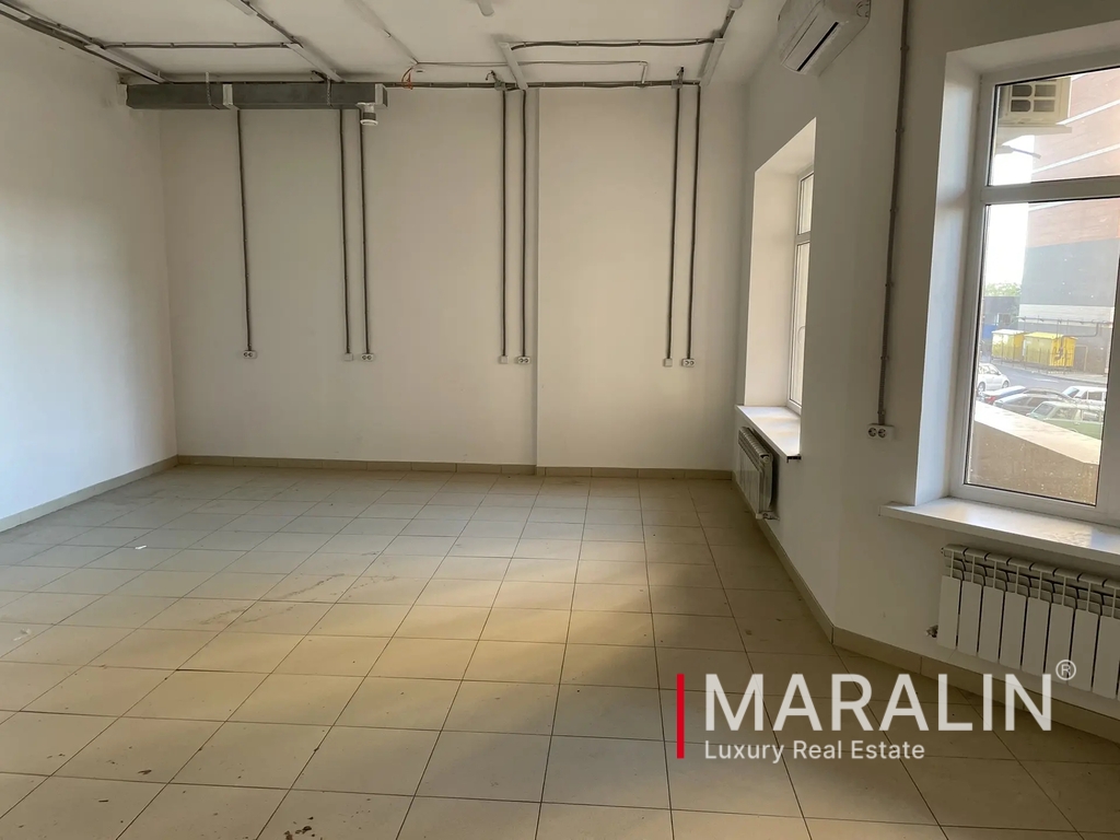 Первый этаж