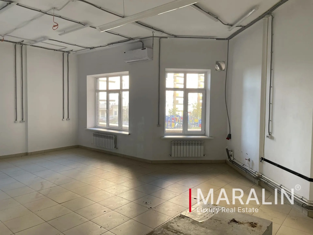 Первый этаж