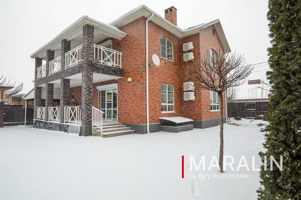 Kamyshevakha village