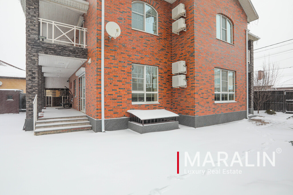 Kamyshevakha village