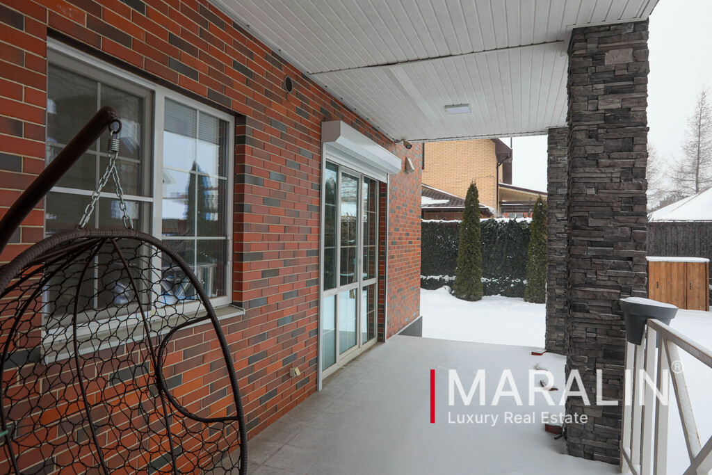 Kamyshevakha village