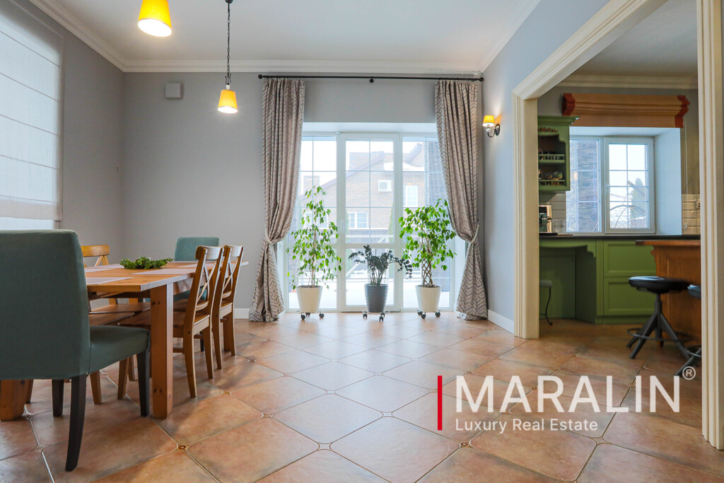 Kamyshevakha village