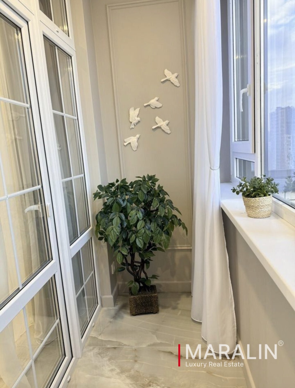 Стильный бежевый