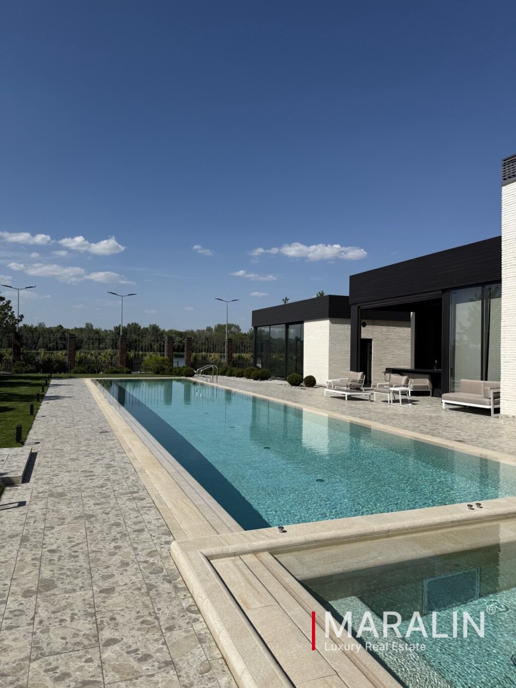 Вилла Резидент 