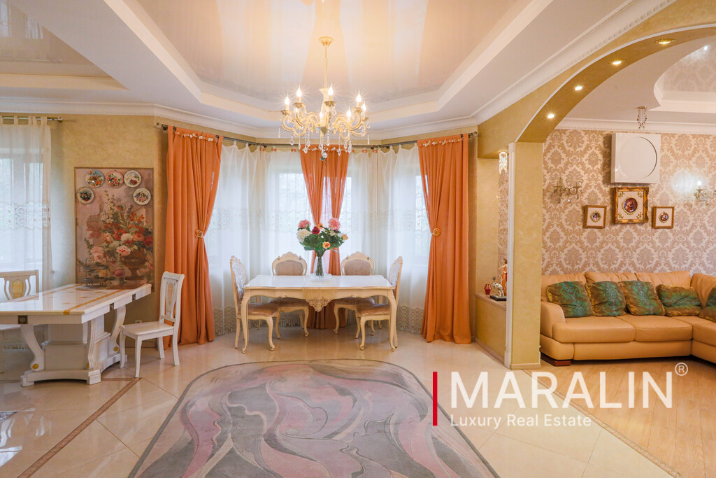 Дом у озера 