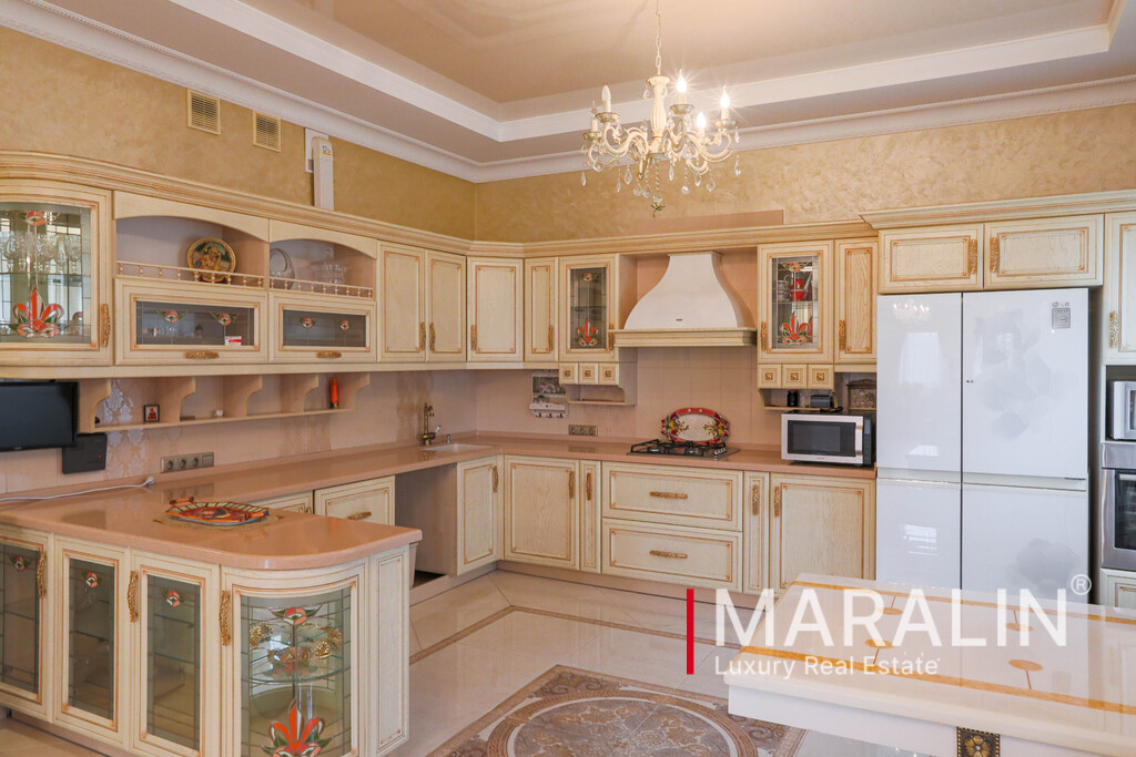 Дом у озера 