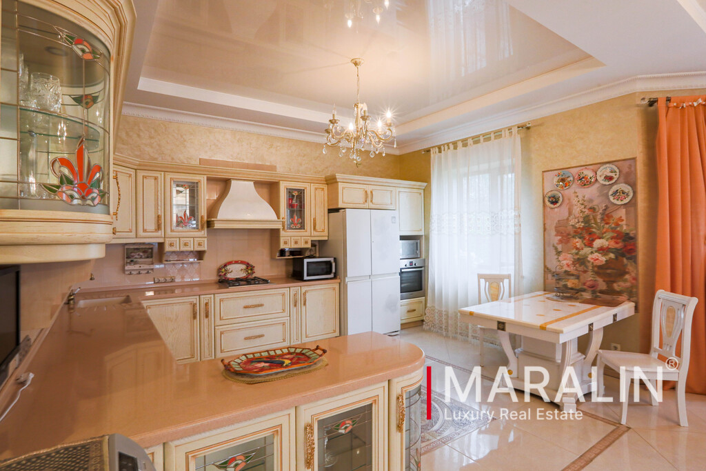 Дом у озера 