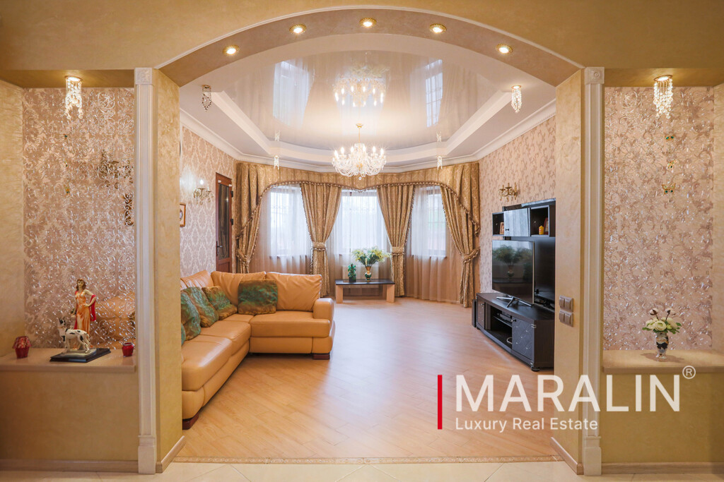 Дом у озера 