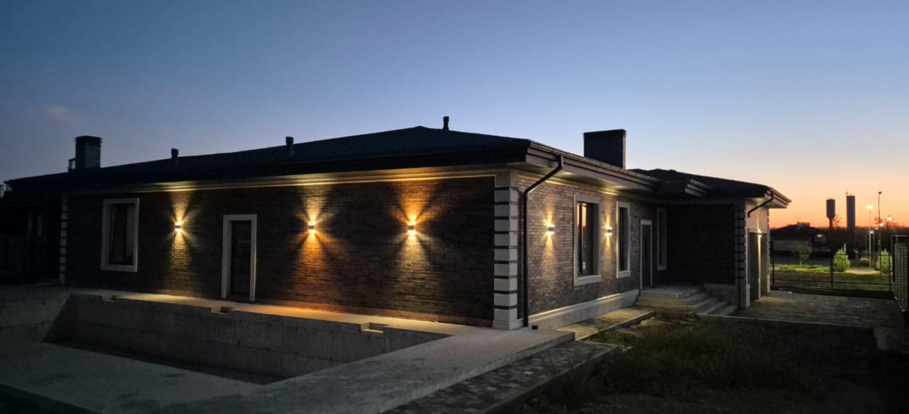 Дом с бассейном 