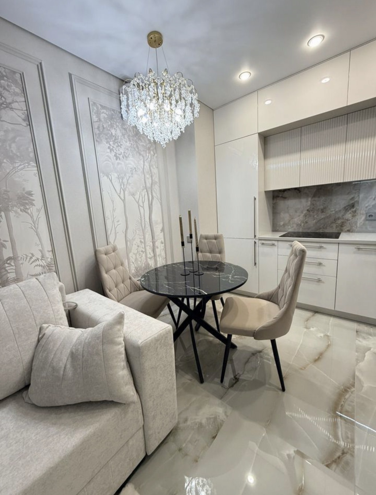 Стильный бежевый